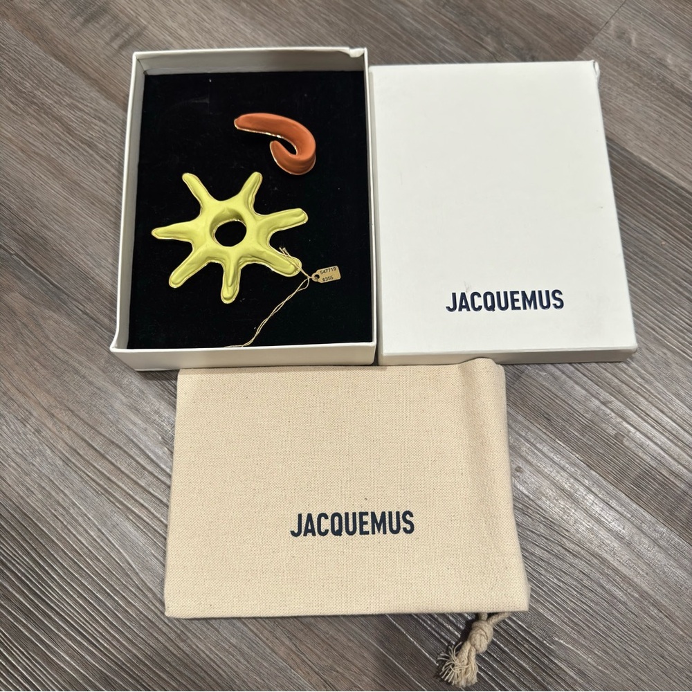 Jacquemus Le Solei Gold Tone And Enamel Earrings - Picture 6 of 16